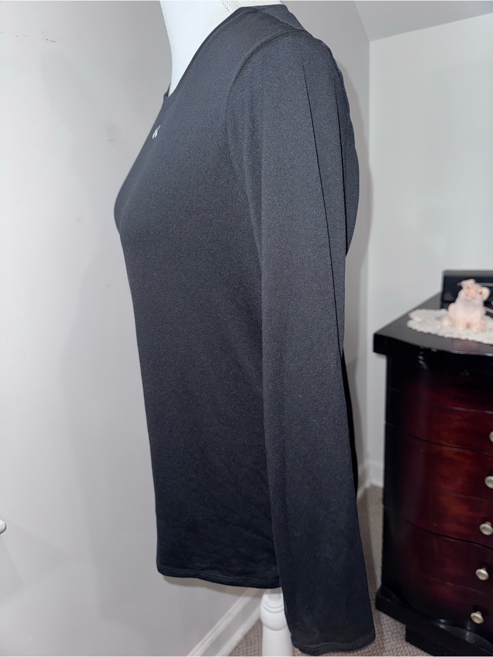 Under Armour Black Loose Fit Long Sleeve Tee - Picture 2 of 6